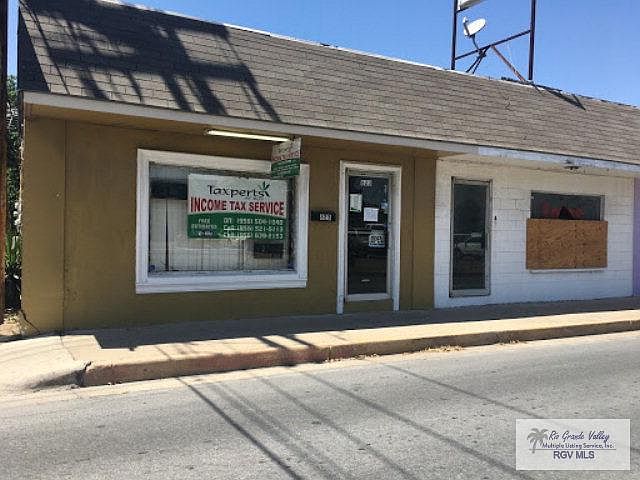 1st image of 835 E 13th St