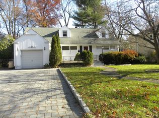 295 Oak St, Ridgewood, NJ 07450