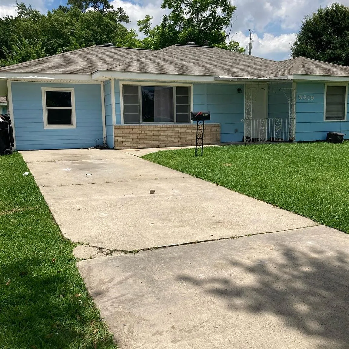 3 bed, 2.0 bath, 1221 sqft, $1,775 — Photo 2