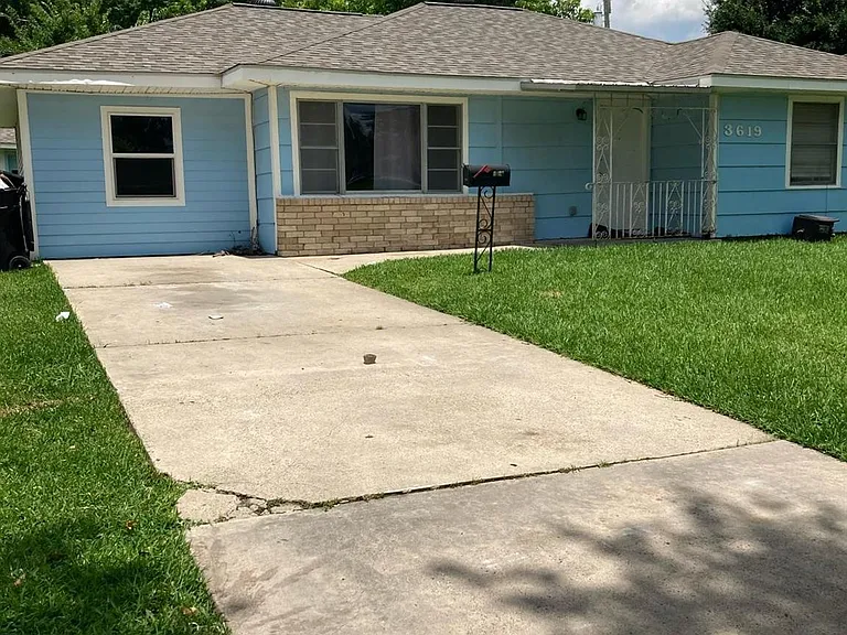 3619 Penwood Way — Photo 1