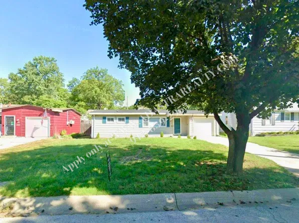 8 W 89th Ter, Kansas City, MO 64114