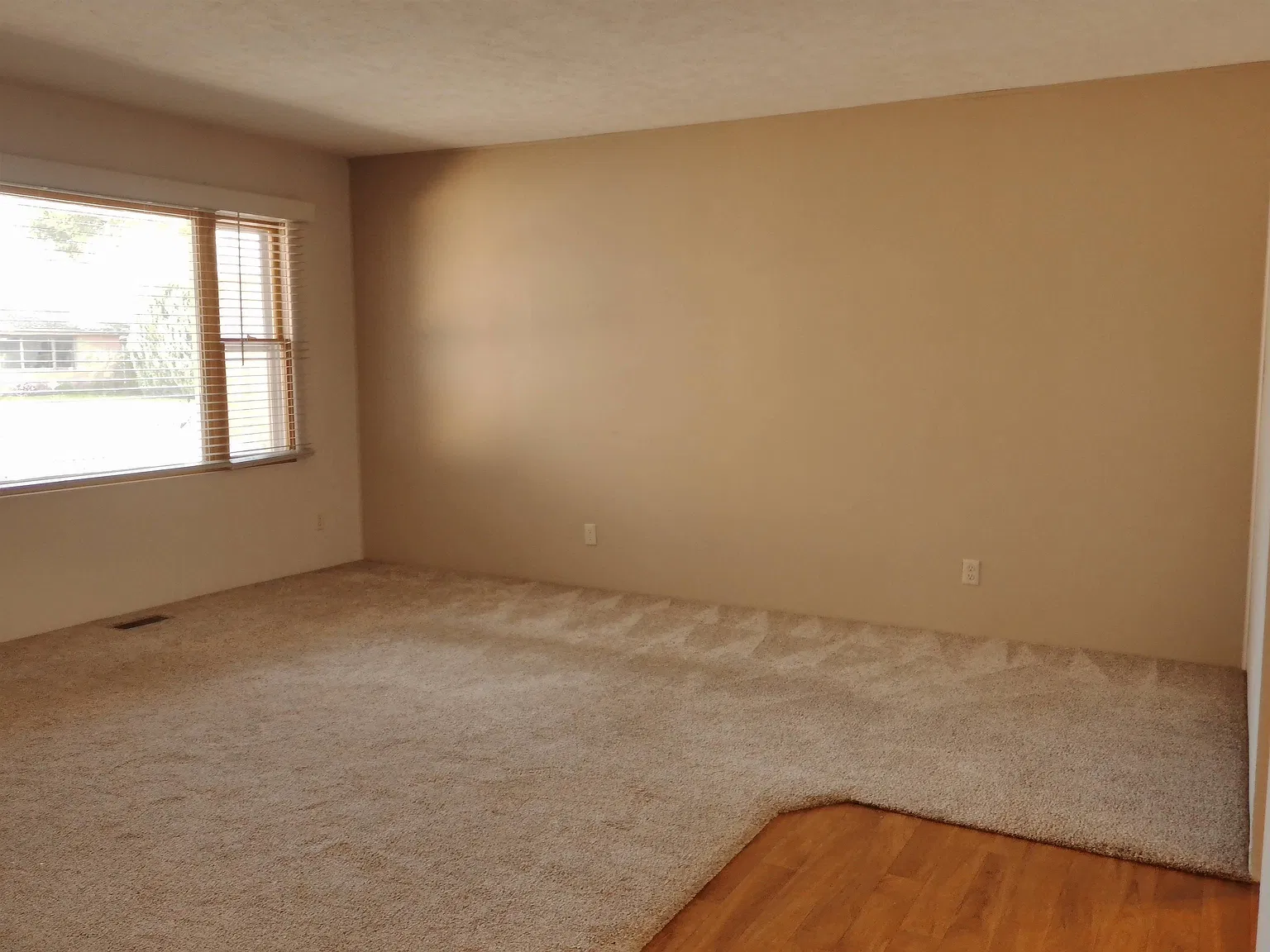 3 bed, 1194 sqft, $1,300 — Photo 3