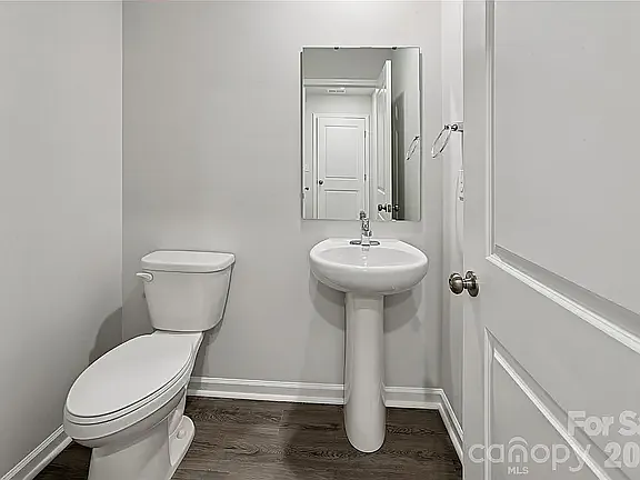520 Bond St — Photo 11