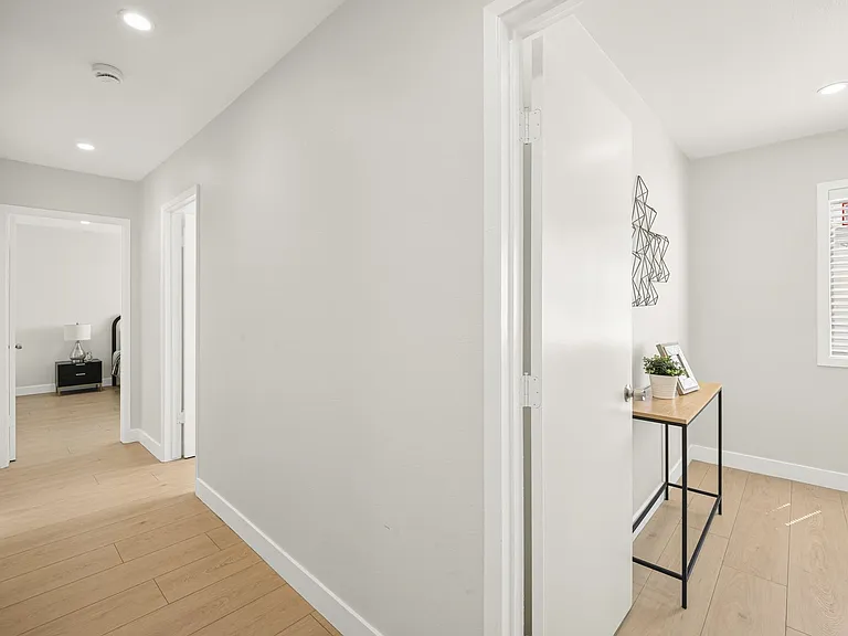 4141 E Addington Cir — Photo 4