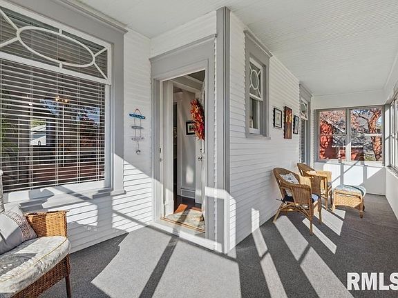 4th image of 2404 Carey Ave