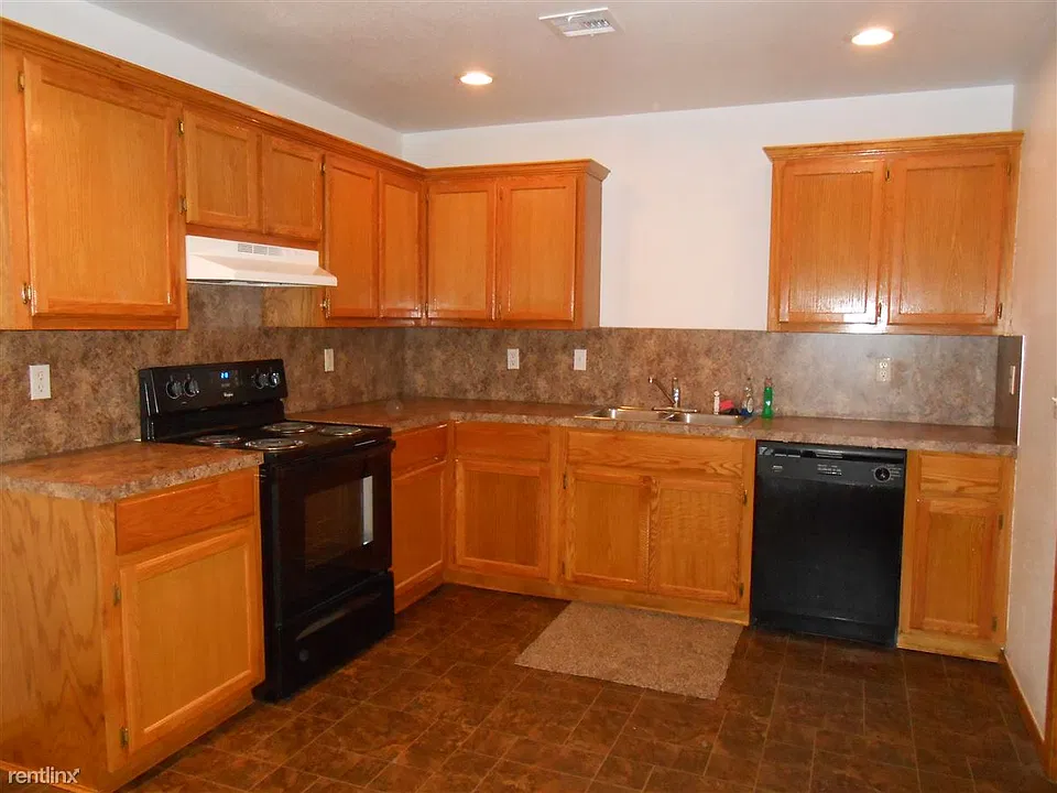 616 E 4th St. apt. A 003