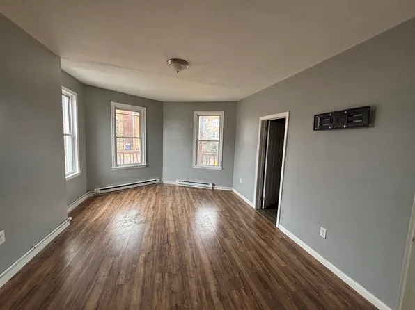 2372 Main St #2S, Hartford, CT 06120