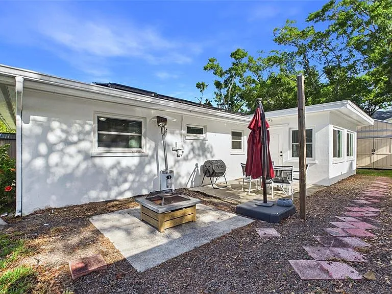 101 N Mercury Ave — Photo 40