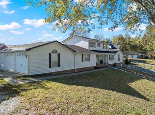 109 Cherry Ln, Jacksboro, TN 37757
