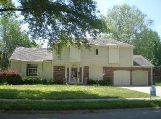 6109 W 90th St, Overland Park, KS 66207