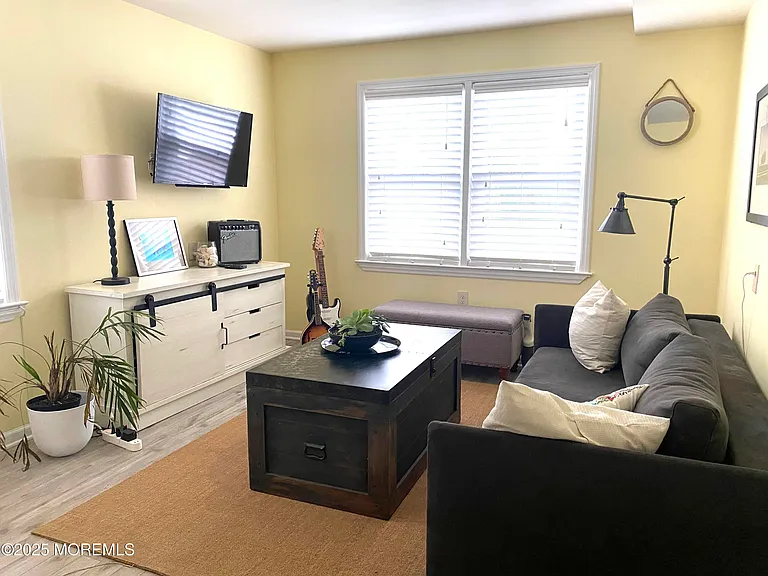 121 Bridge Ave — Photo 18
