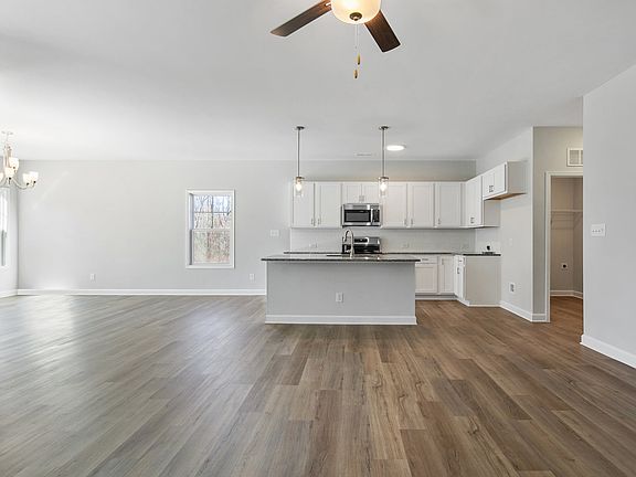 2nd image of 102 Ironbark Dr