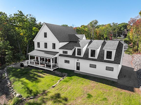 2nd image of 511 Main Road N