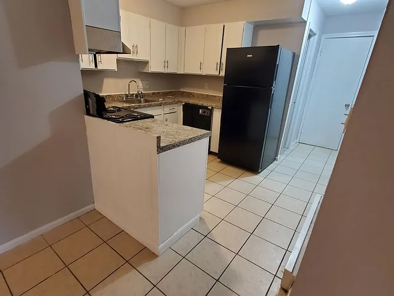 Villa Square LLC — Photo 38