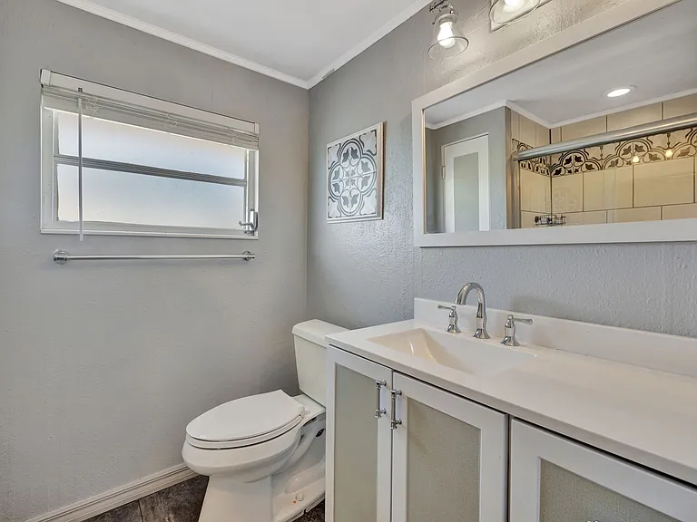 3866 Allenwood St — Photo 24