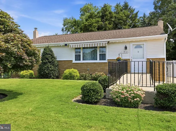 1913 Sanford St, Philadelphia, PA 19116
