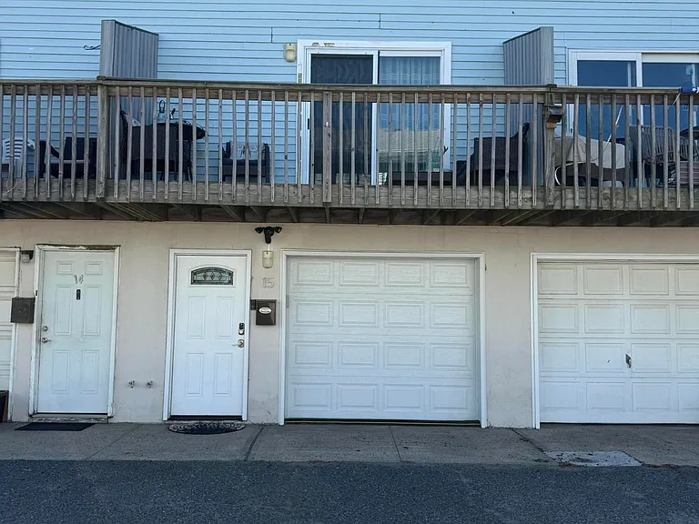 15 Beachway Ave #10 — Photo 5
