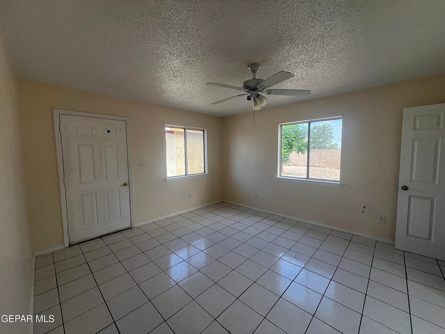 2 bed, 1.0 bath, 900 sqft, $950 — Photo 4