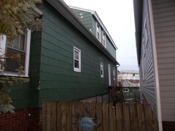 3rd image of 1632 Indianapolis Blvd