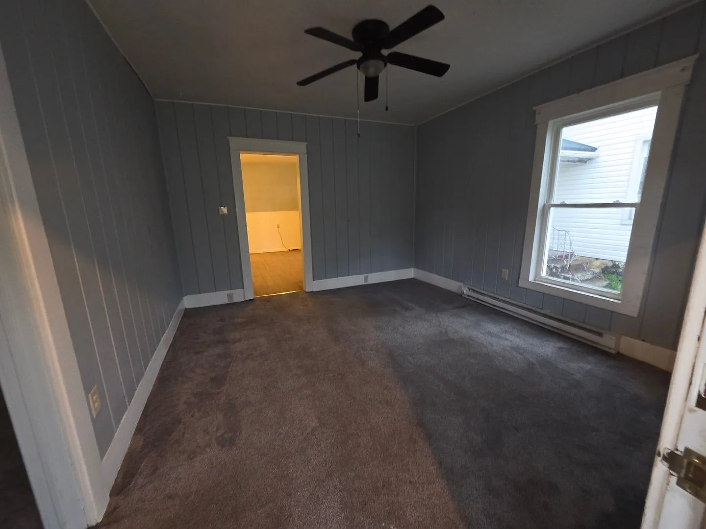 Lower 2 bedroom unit East Side — Photo 3