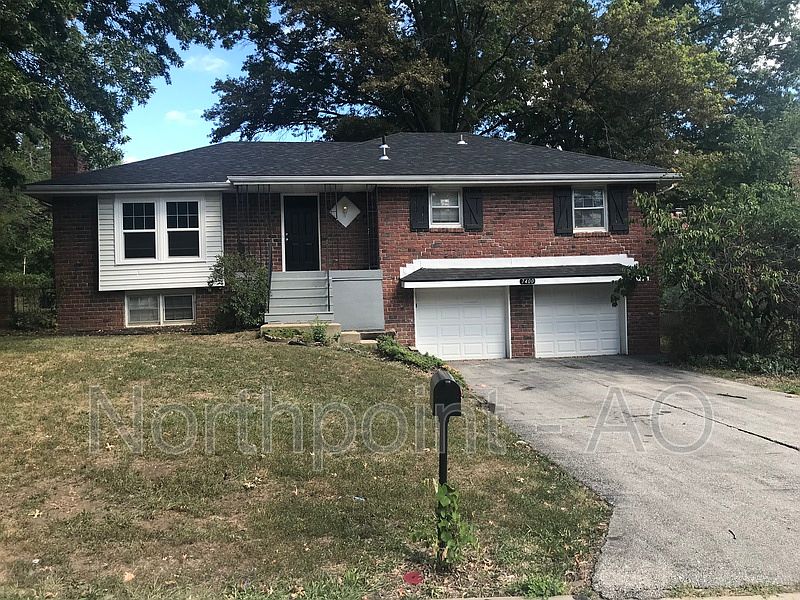 1st image of 7400 E 100th St