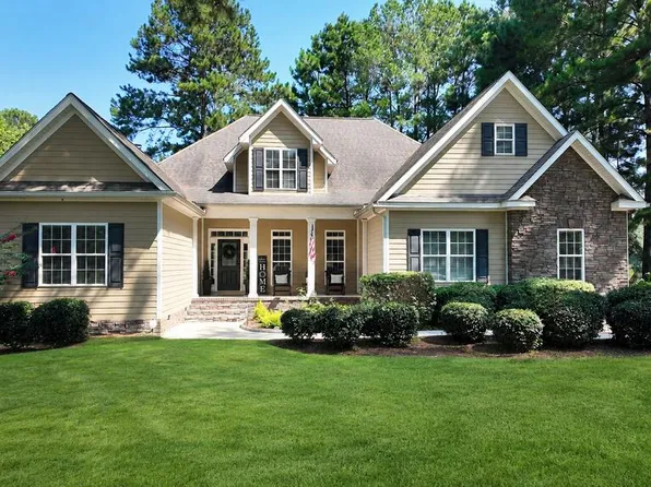 137 Sweetbriar Lakes Dr, Thomasville, GA 31757