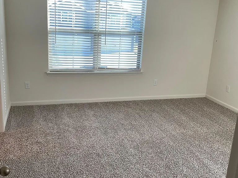 327 Stone Ct — Photo 15