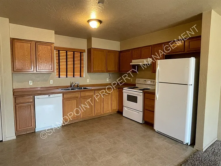 327 Olive Ave #G — Photo 10