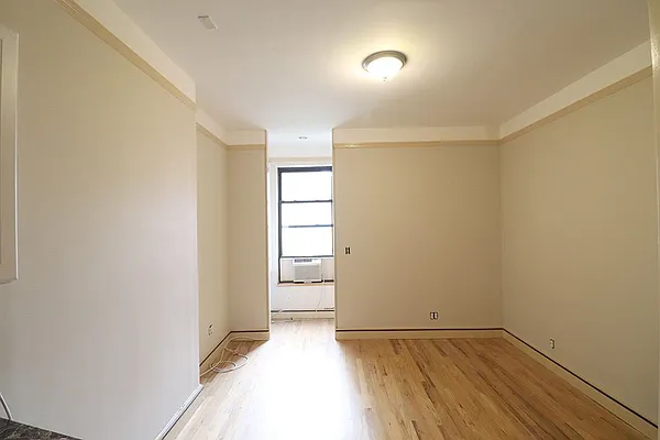 Rented by Nest Seekers International | media 11