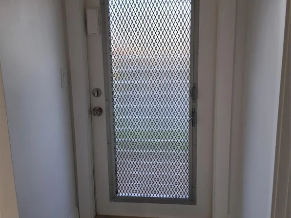 9800 Sunrise Lakes Boulevard #109, Sunrise, FL 33322