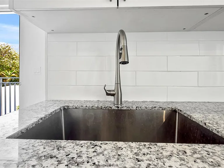 1536 NW 15th Ave #206 — Photo 26