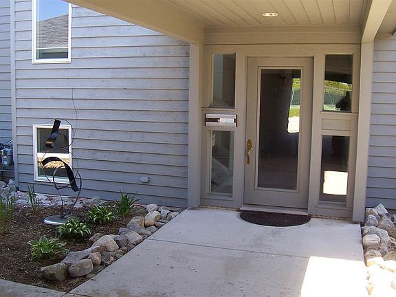 3rd image of 217 Belvedere Terrace Dr APT 25