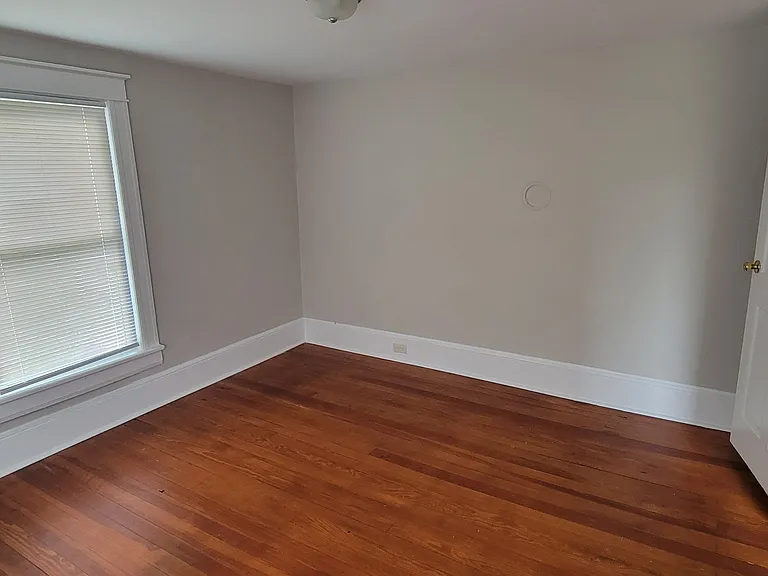 212 Summit St #B — Photo 14