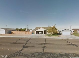 918 W Dolphin Ave, Ridgecrest, CA 93555