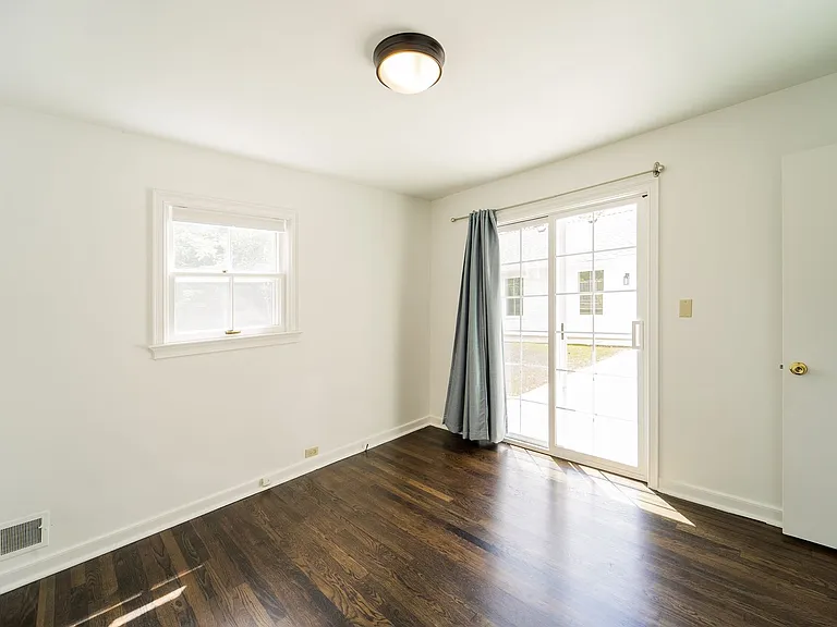 Brentwood House — Photo 20