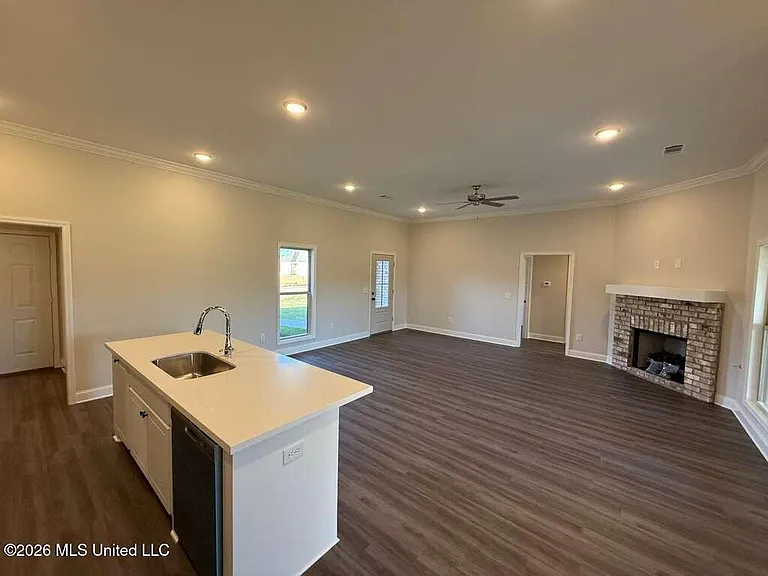 571 Patrick Farms Dr — Photo 10