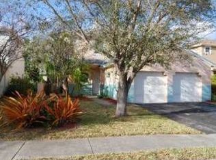 20763 NW 1st St, Pembroke Pines, FL 33029