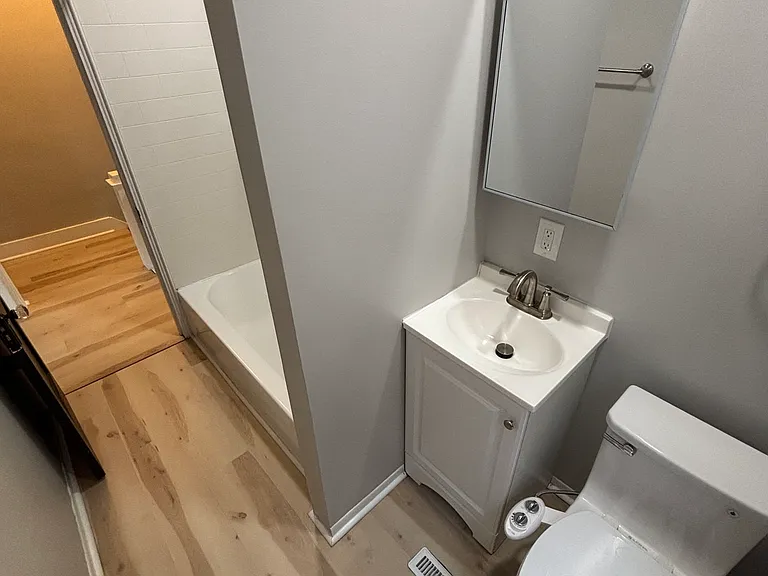 7227 Whipple St — Photo 30