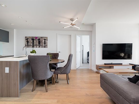 2nd image of 4638 Gladstone St #905