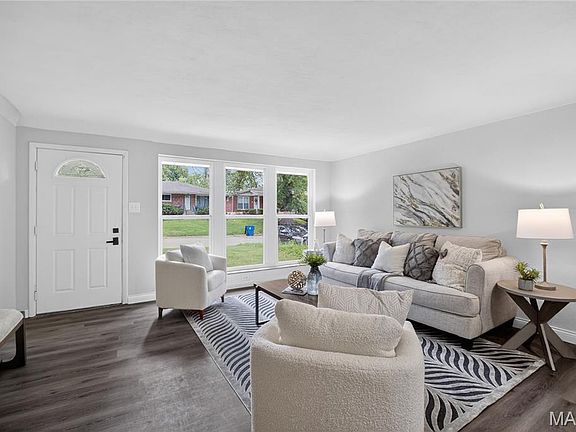 3rd image of 8825 Cherrywood Ln