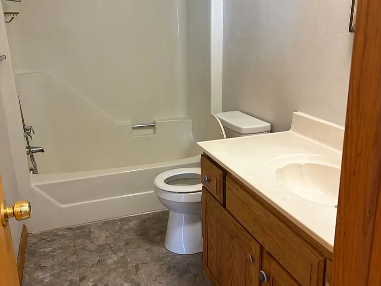 130 Cadle Dr — Photo 5