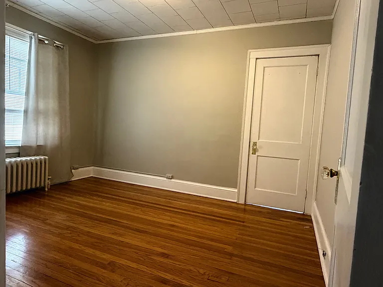 284 Quaker Ln S — Photo 11
