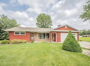 1604 Johnson Ln, Worthington, MN 56187