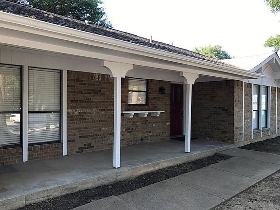 2nd image of 1025 Almond Dr
