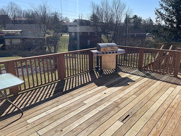 5th image of 2131 Fayette Dr