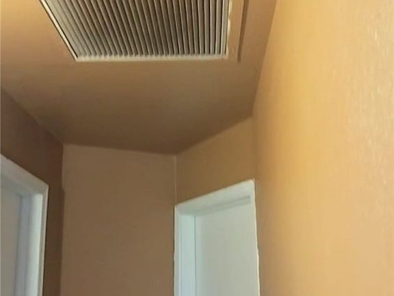 4th image of 10575 Defrain Blvd