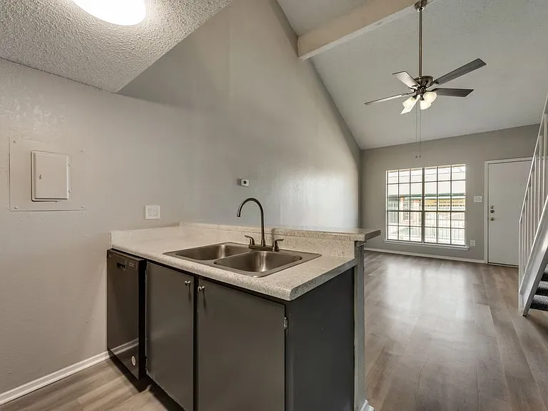 1217 Pecan Square Dr #222 — Photo 5