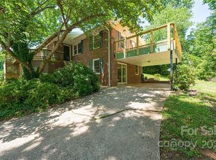 6294 S Lake Dr, Hickory, NC 28601