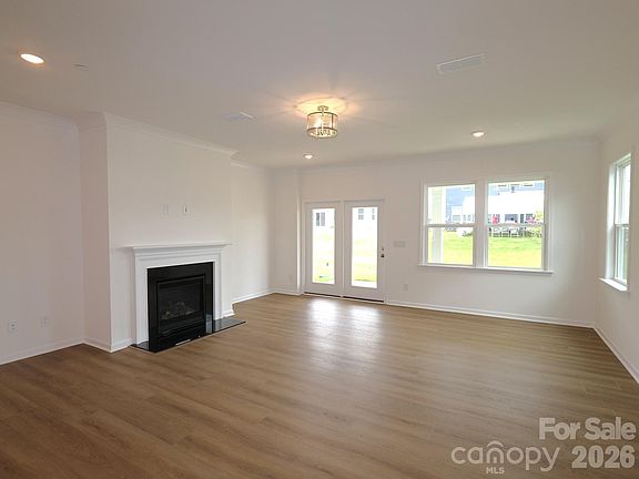 4th image of 634 Downshire Rd NW