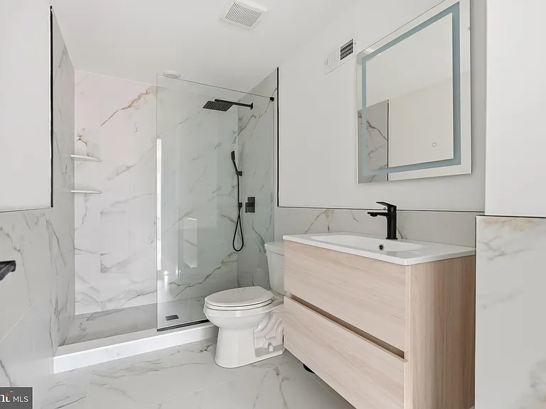 208 Vine St #2A — Photo 12